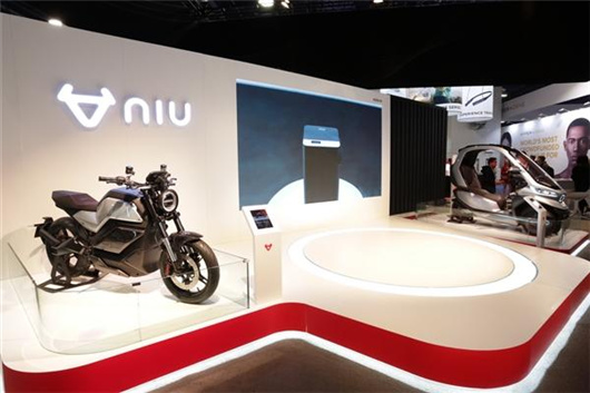 首款5g跨骑电动摩托车rqi和首款自动驾驶三轮电动摩托车tqi